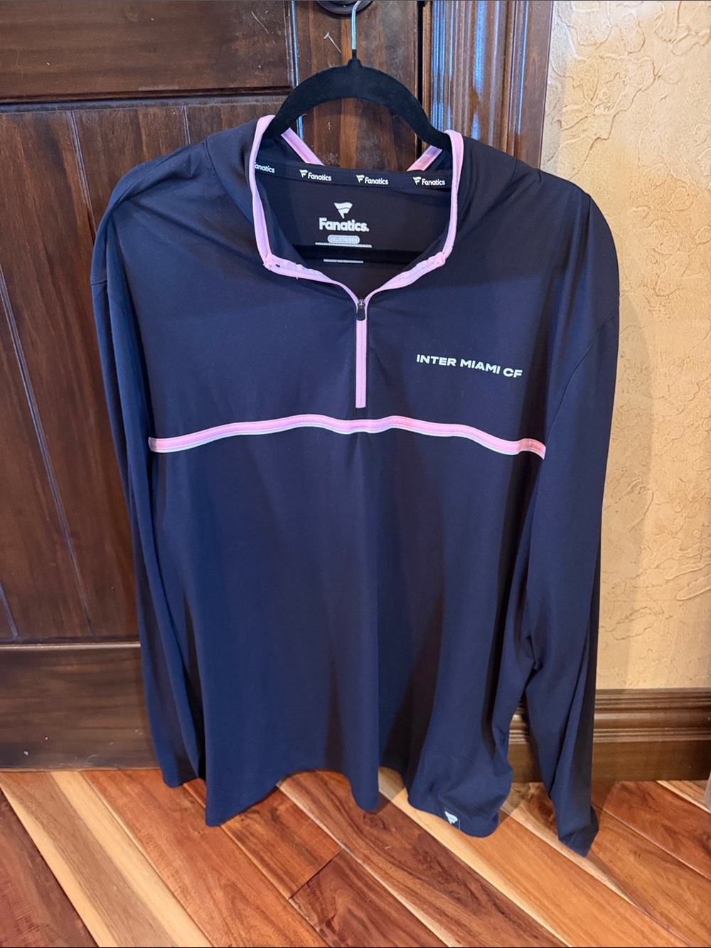 Fanatics Mens Inter Miami CF Long-Sleeve Swim Top in Navy with Pink Trim